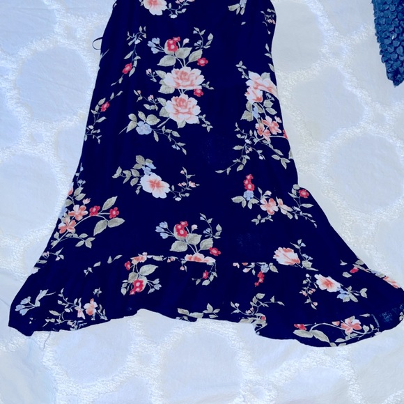 👗😎Cute Floral Dress👗😎 - Picture 5 of 5